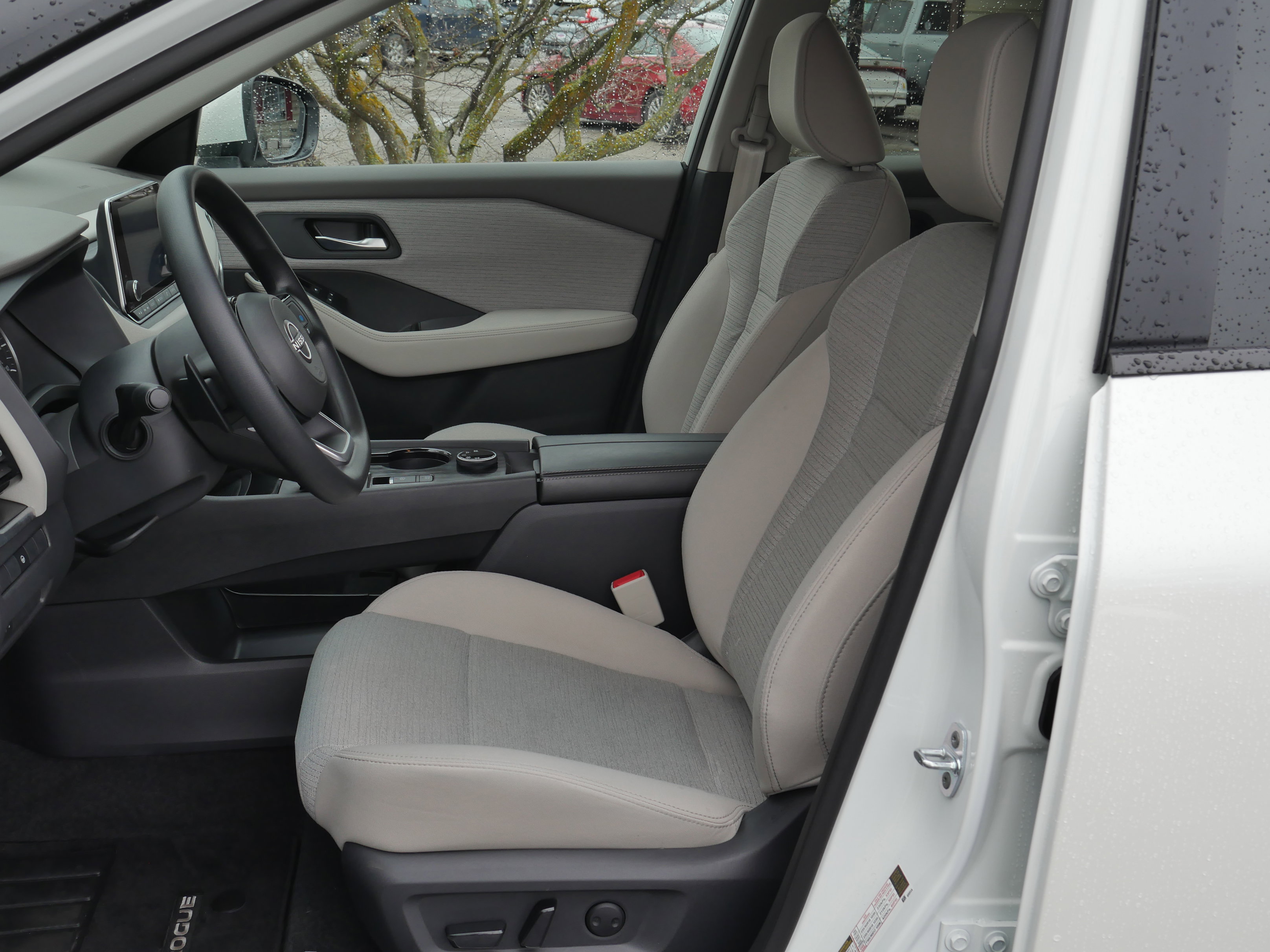 Certified 2022 Nissan Rogue SV image 10