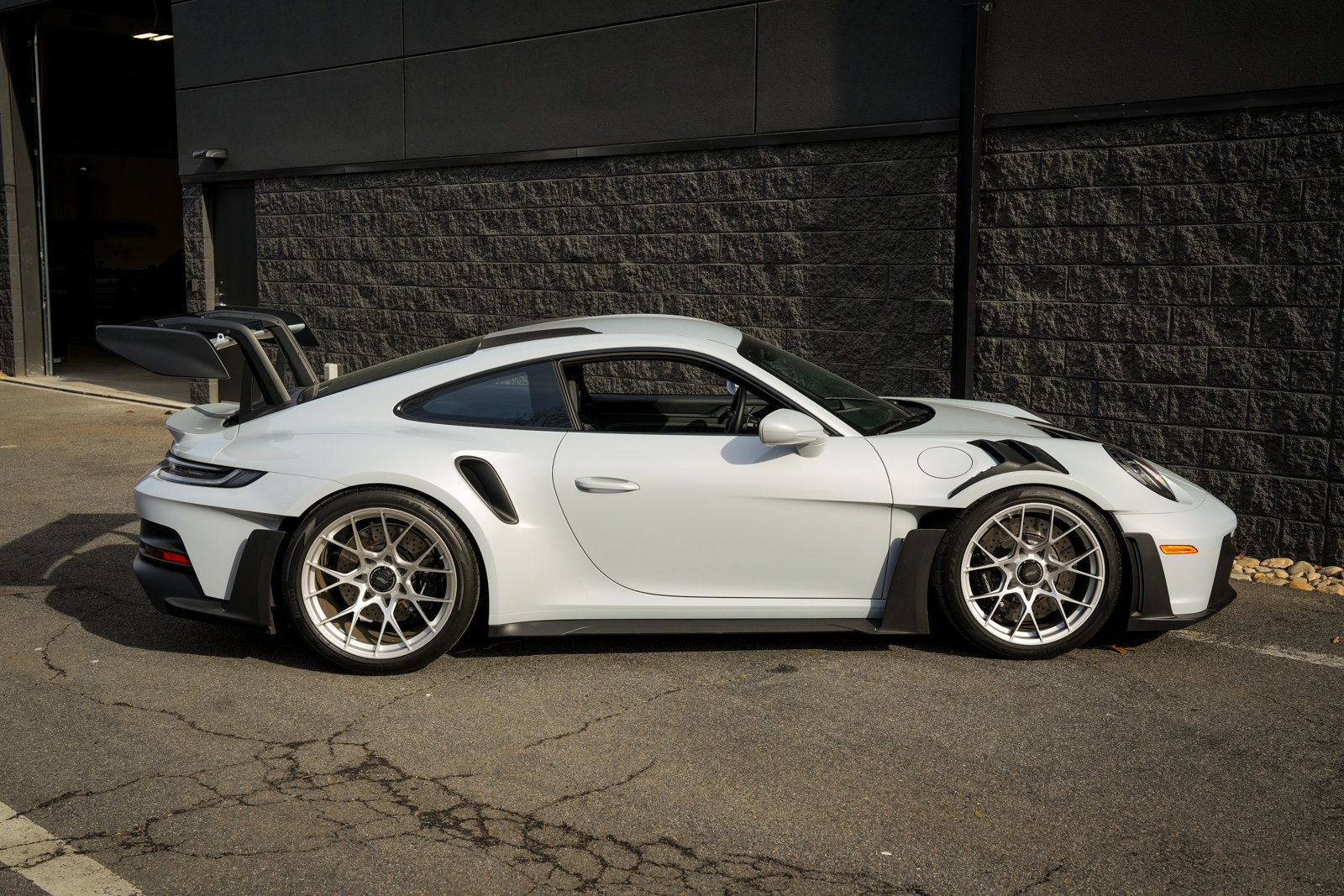 Used 2023 Porsche 911 GT3 RS RWD image 8