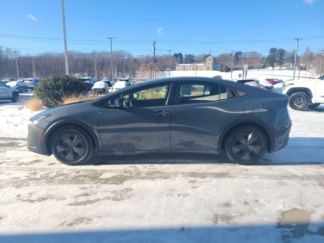 Used 2023 Toyota Prius LE image 4