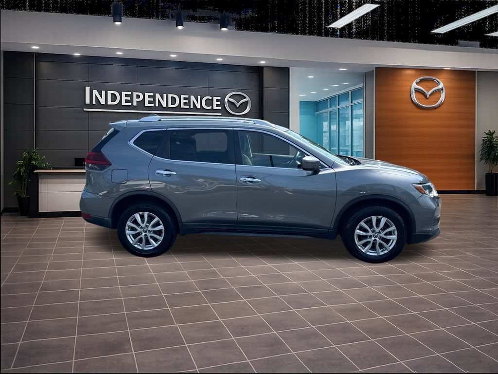 Used 2019 Nissan Rogue SV AWD/4WD image 2