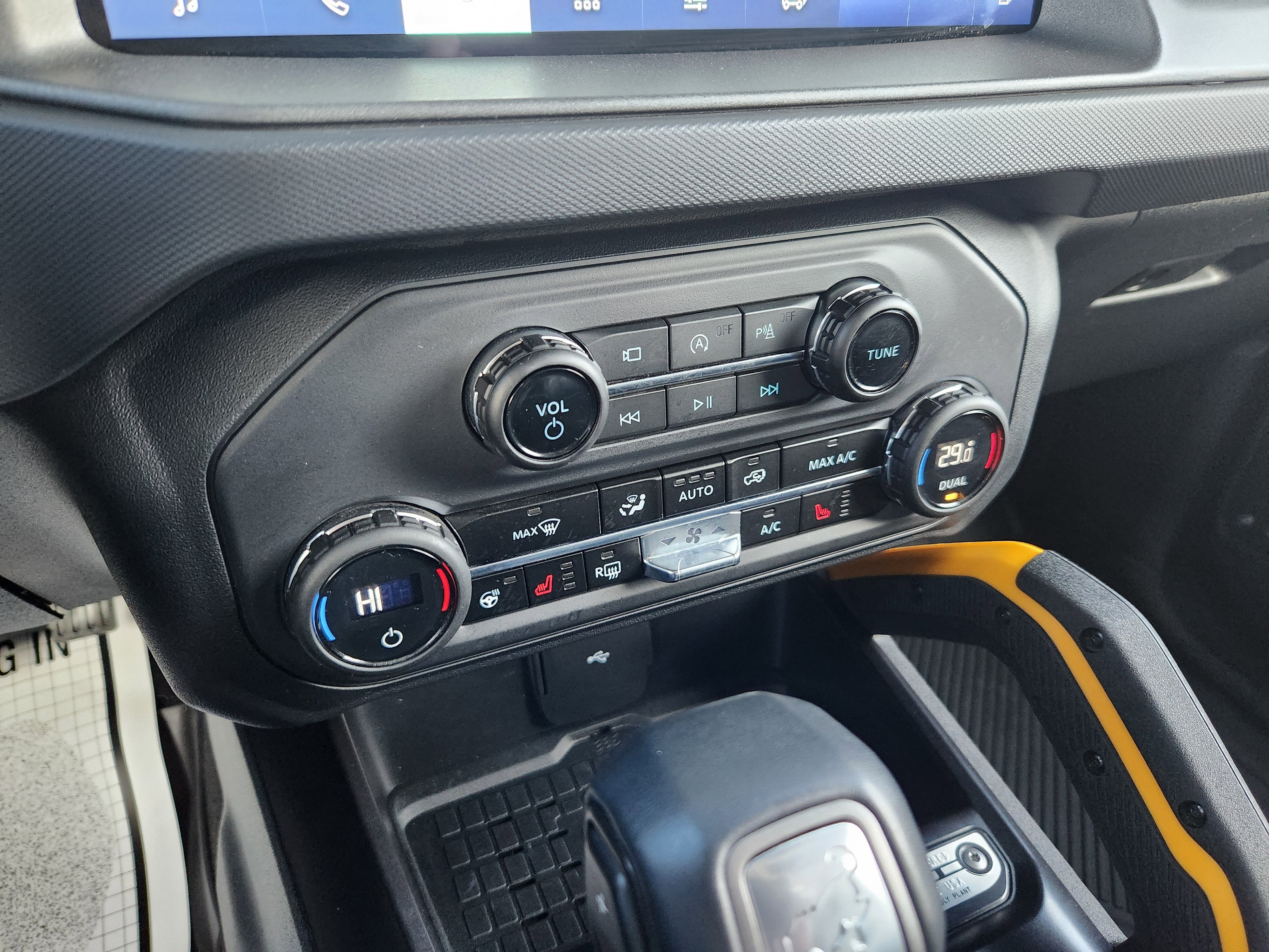 Used 2024 Ford Bronco Badlands image 28