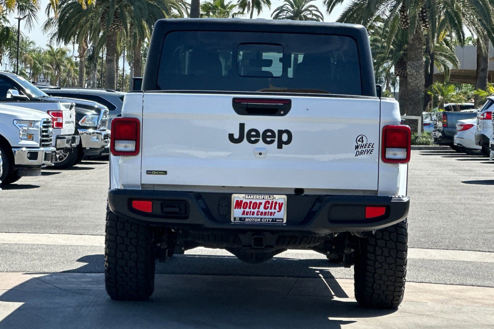 Used 2023 Jeep Gladiator Willys image 5