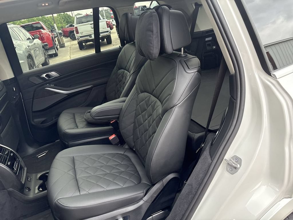 Used 2025 BMW X7 xDrive40i AWD/4WD image 26