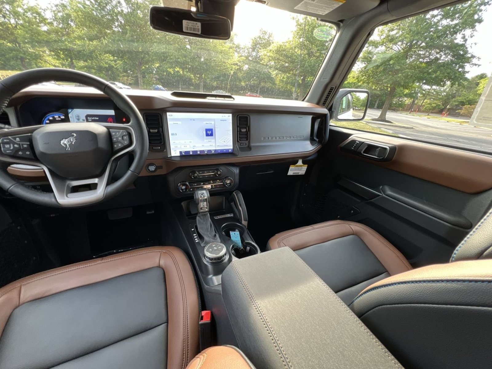 Used 2024 Ford Bronco Outer Banks AWD/4WD image 14