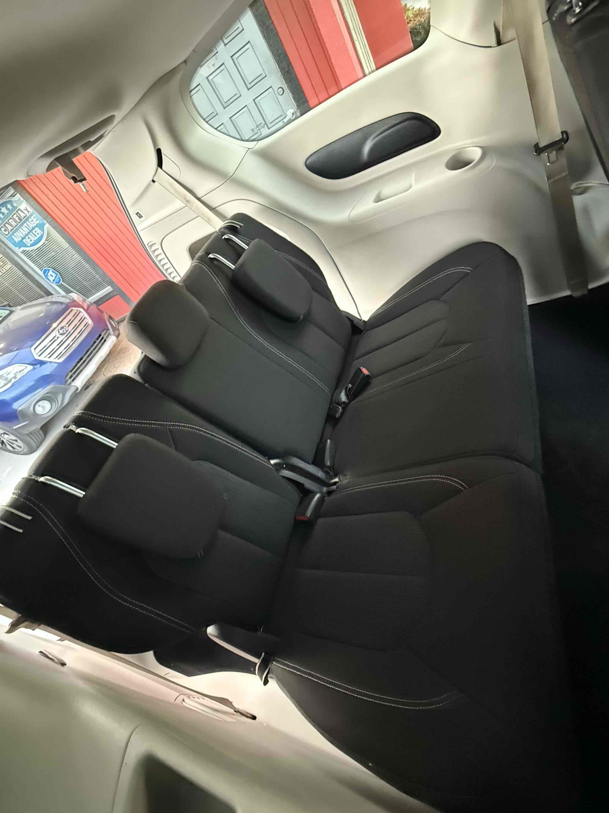 Used 2023 Chrysler Voyager LX image 23
