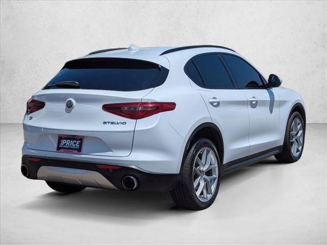 Used 2018 Alfa Romeo Stelvio Sport w/ Quick Order Package 22J Sport AWD/4WD image 5