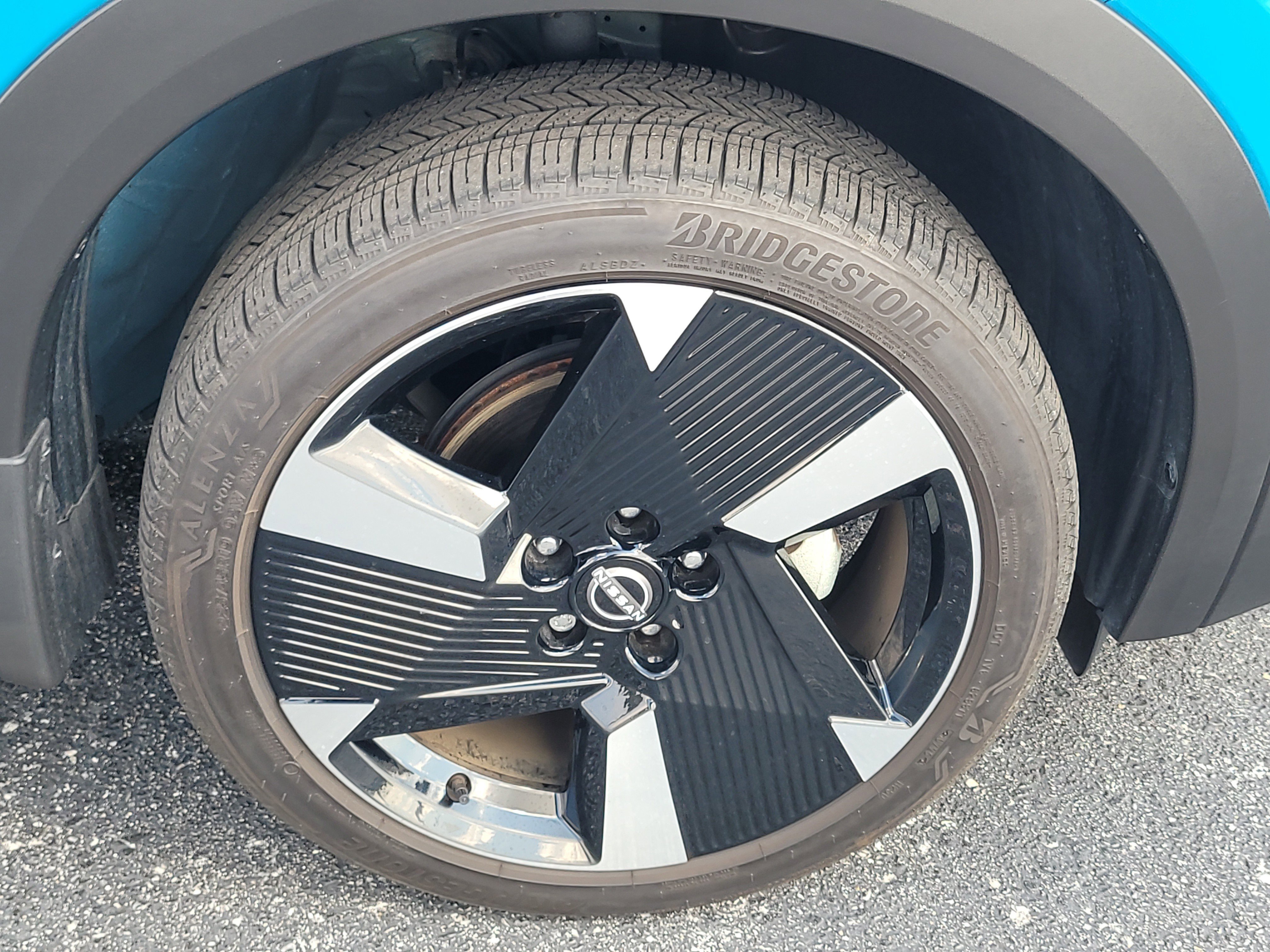 Used 2025 Nissan Kicks SR FWD image 11