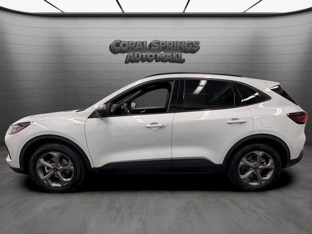 Used 2025 Ford Escape ST-Line FWD image 2