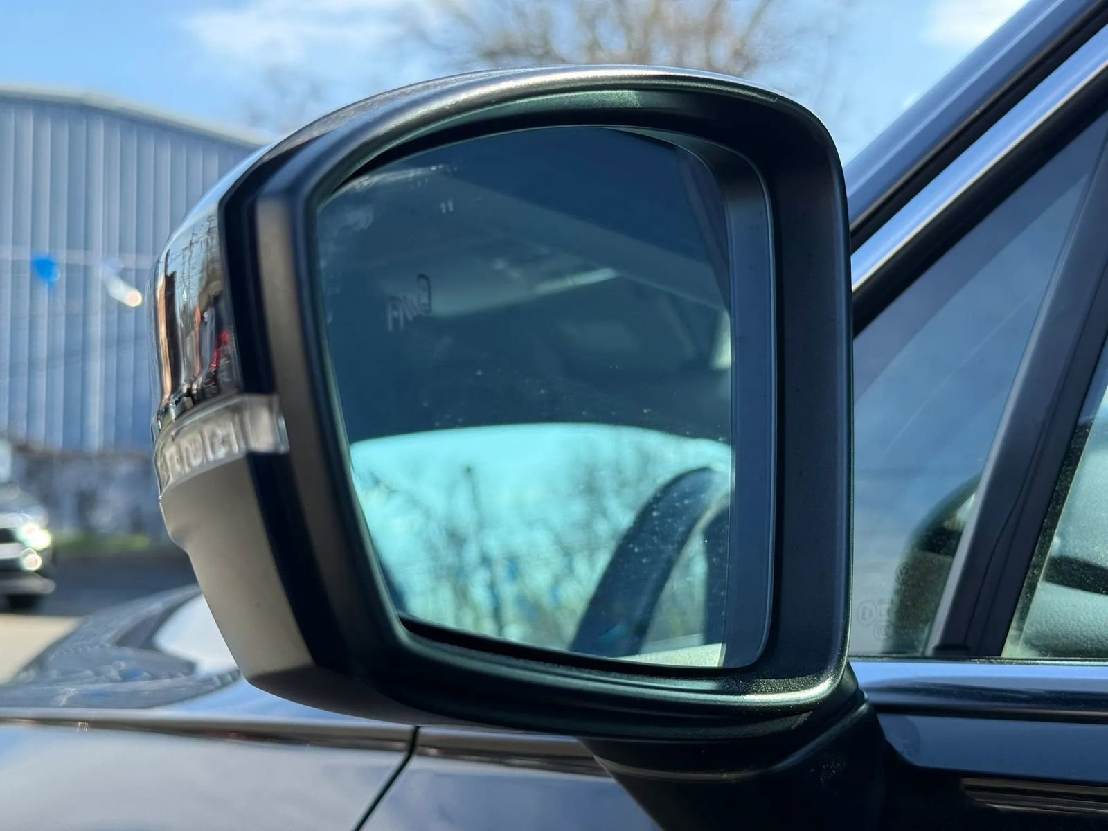 Used 2018 Volkswagen Tiguan SE image 17