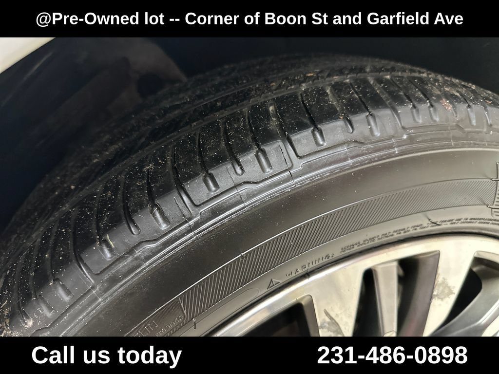 Used 2017 Cadillac XT5 Premium Luxury AWD/4WD image 12