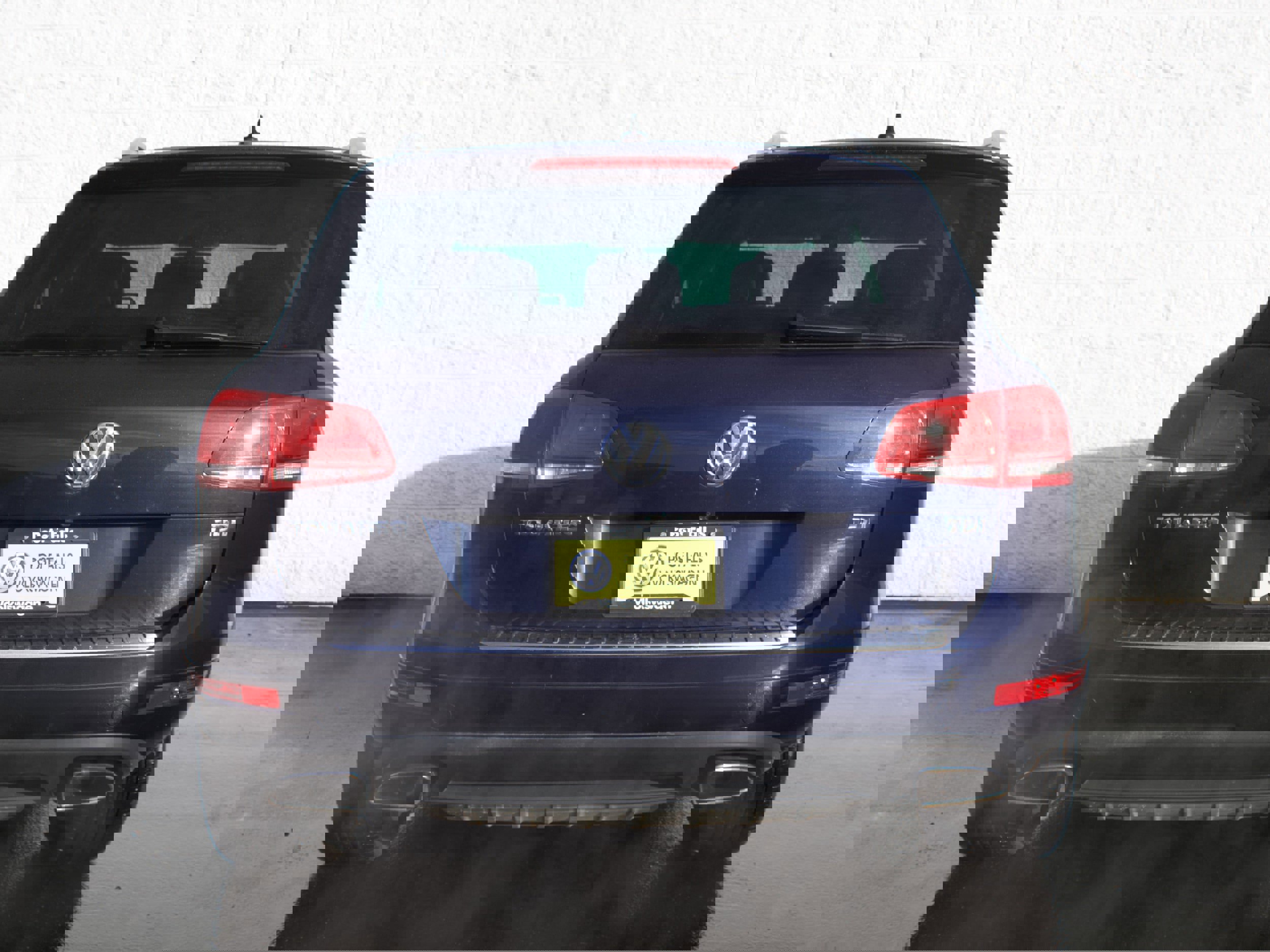 Used 2013 Volkswagen Touareg Executive image 6