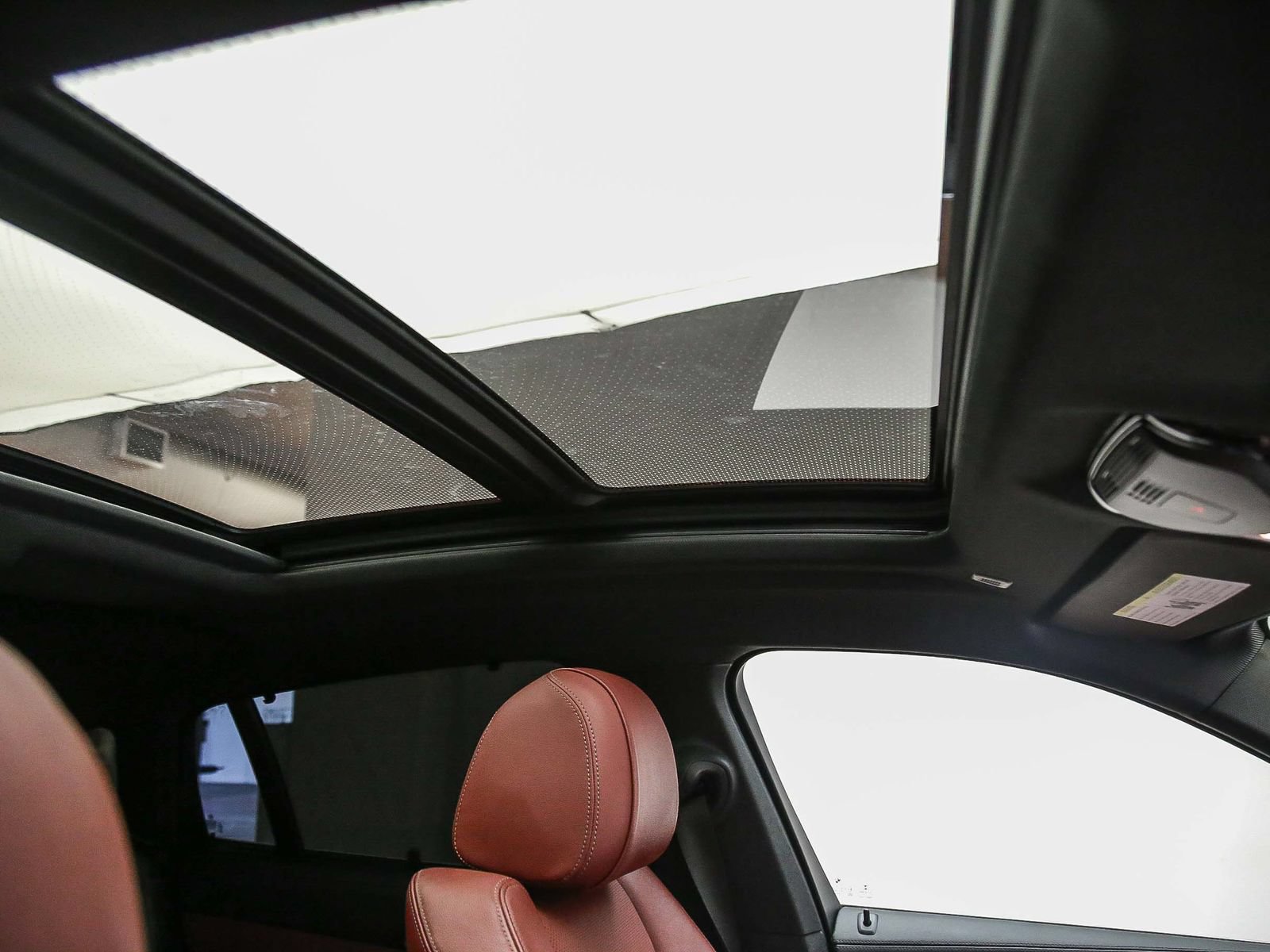 Used 2022 BMW X6 xDrive40i w/ Executive Package AWD/4WD image 18