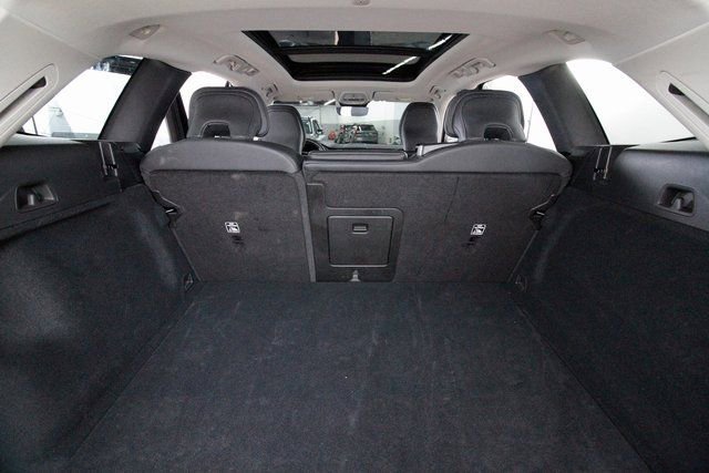 Certified 2025 Volvo XC60 B5 Core image 30