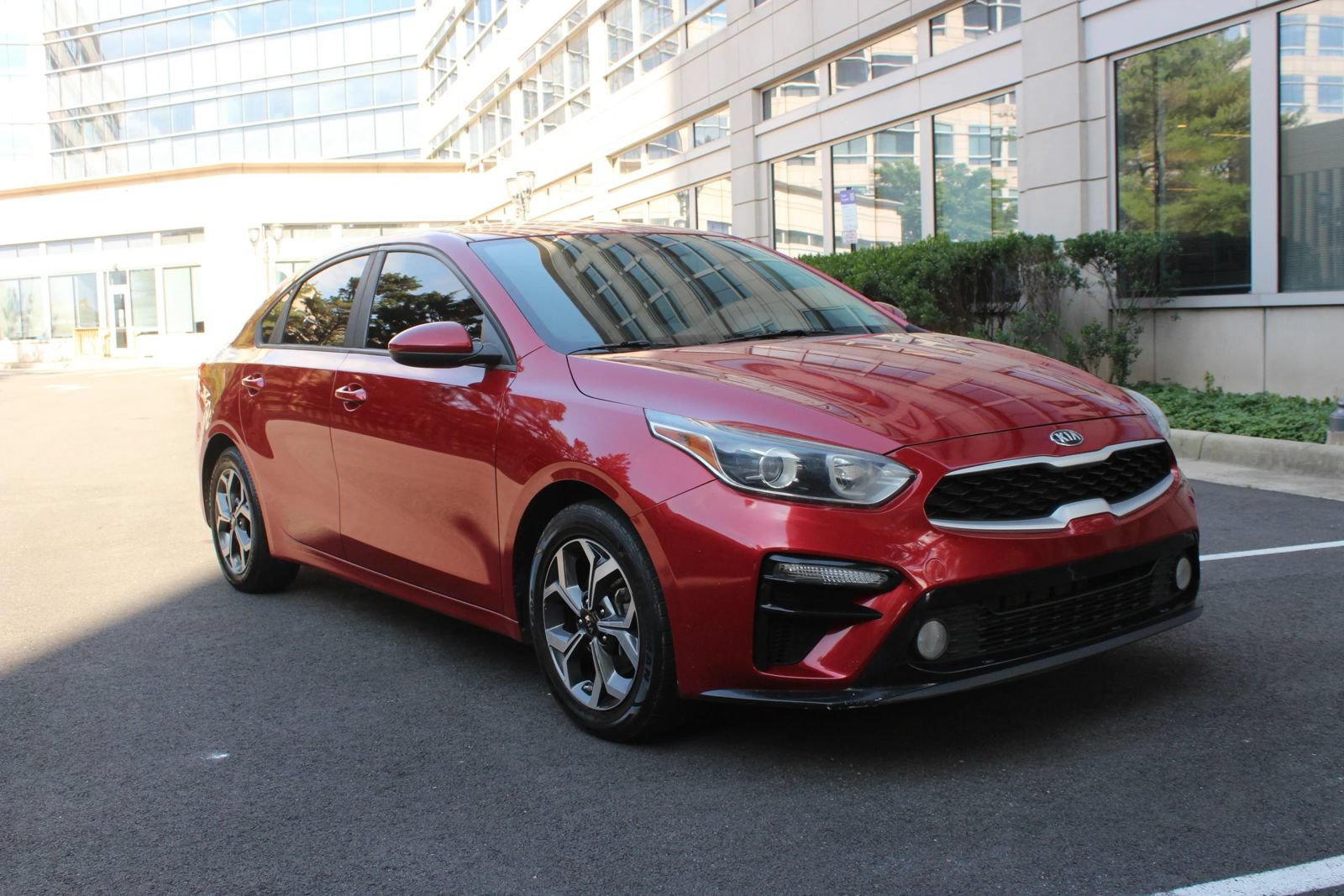Used 2020 Kia Forte LXS FWD image 1