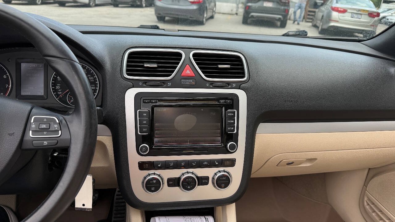 Used 2013 Volkswagen Eos Komfort FWD image 12