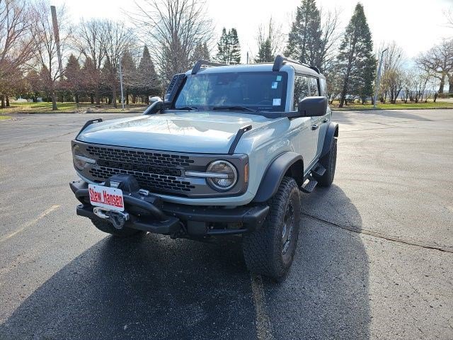 Used 2022 Ford Bronco Everglades image 2