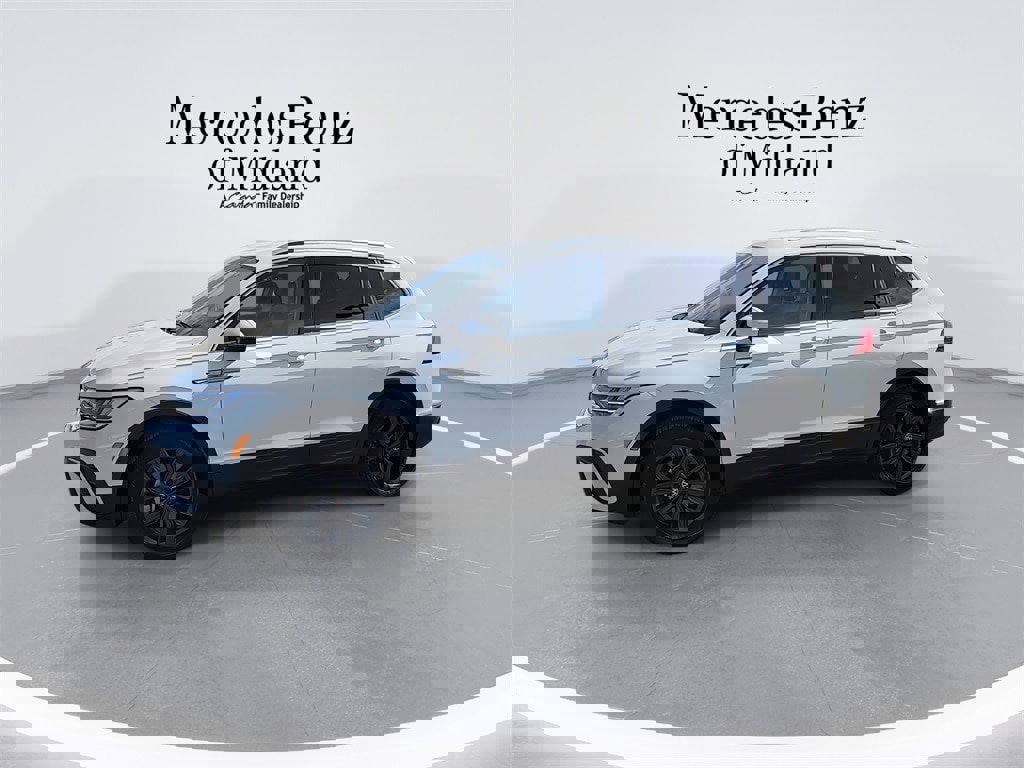 Used 2024 Volkswagen Tiguan SE image 4