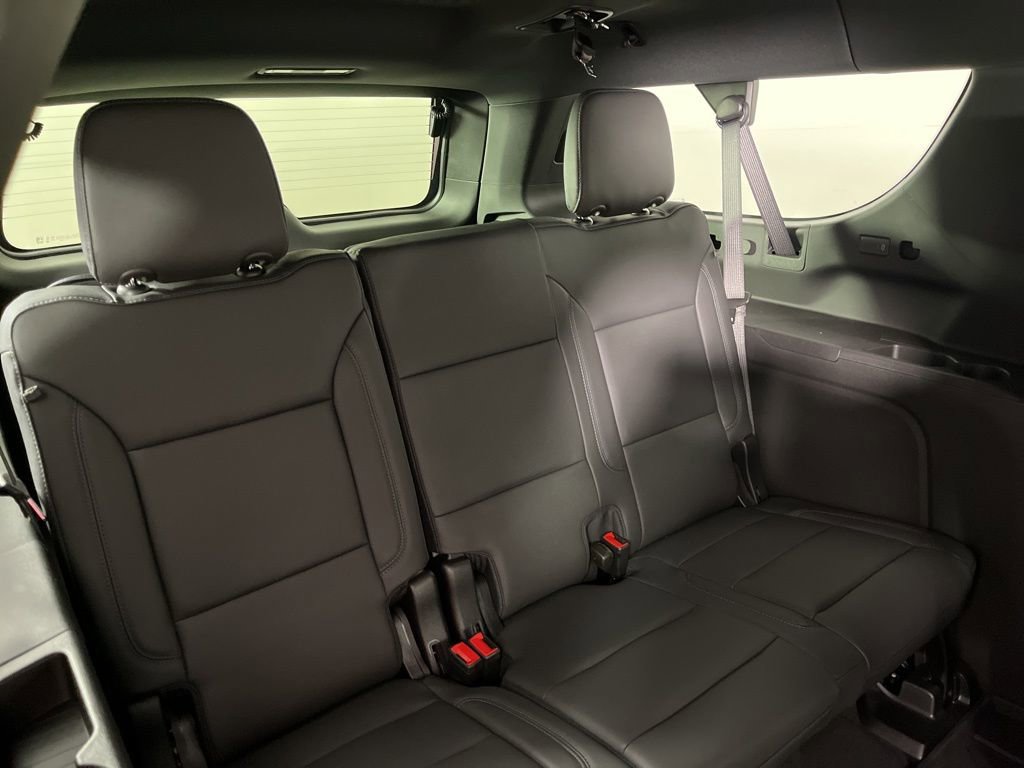New 2026 Chevrolet Suburban LT image 13