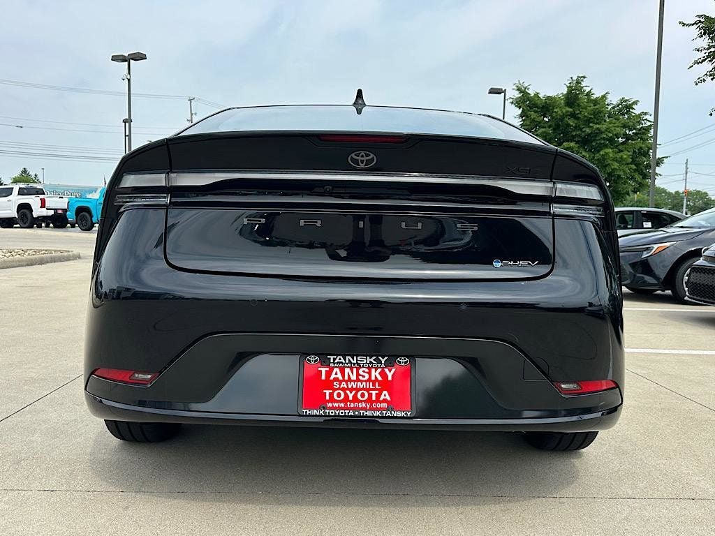 New 2026 Toyota Prius Plug-In Hybrid FWD image 4