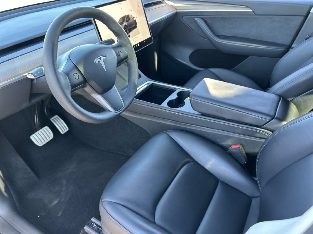 Used 2024 Tesla Model Y Performance AWD/4WD image 10