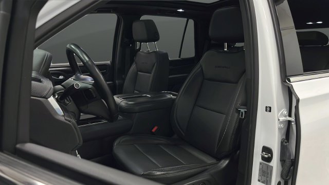 Used 2023 GMC Yukon Denali AWD/4WD image 9