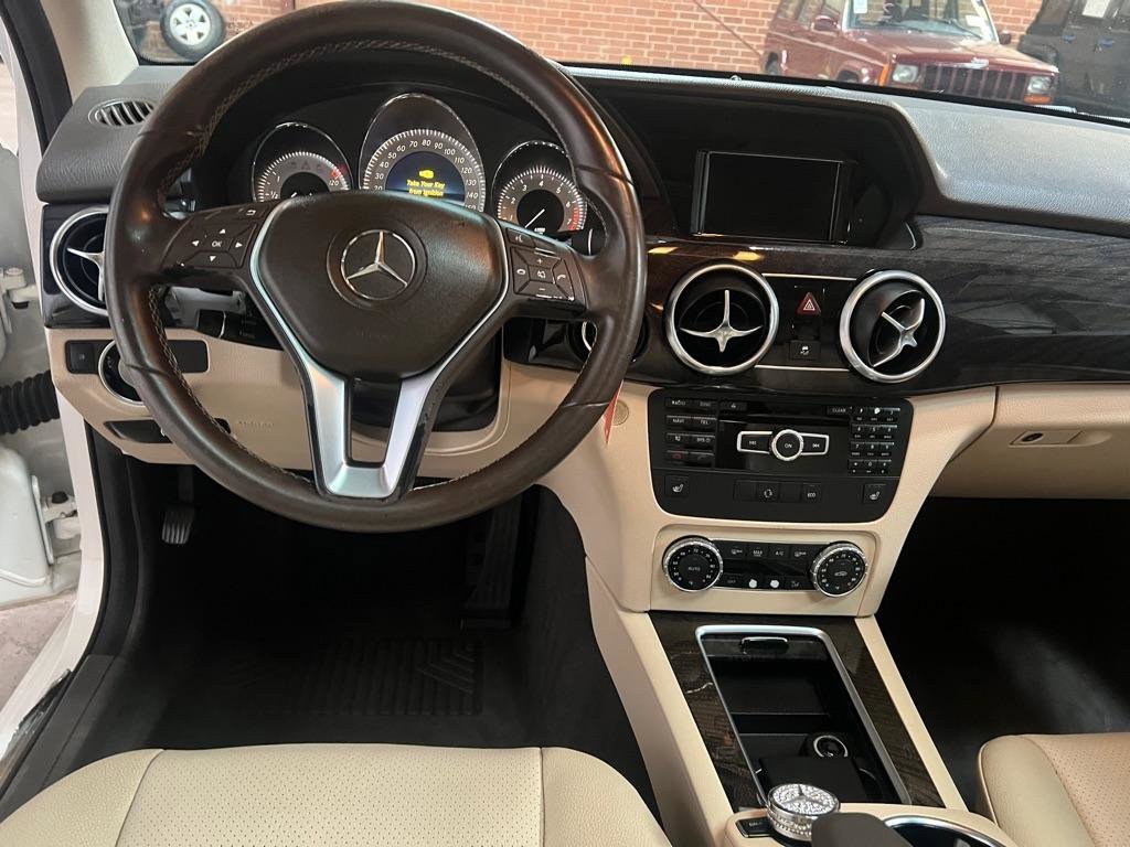 Used 2015 Mercedes-Benz GLK 350 2WD image 24