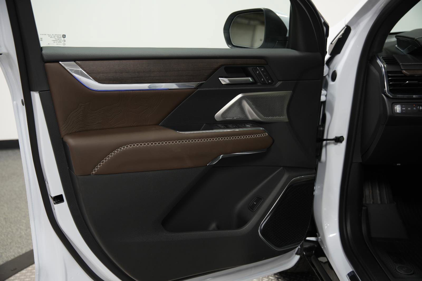 New 2026 GMC Acadia Denali Ultimate w/ LPO, Floor Liner Package image 25