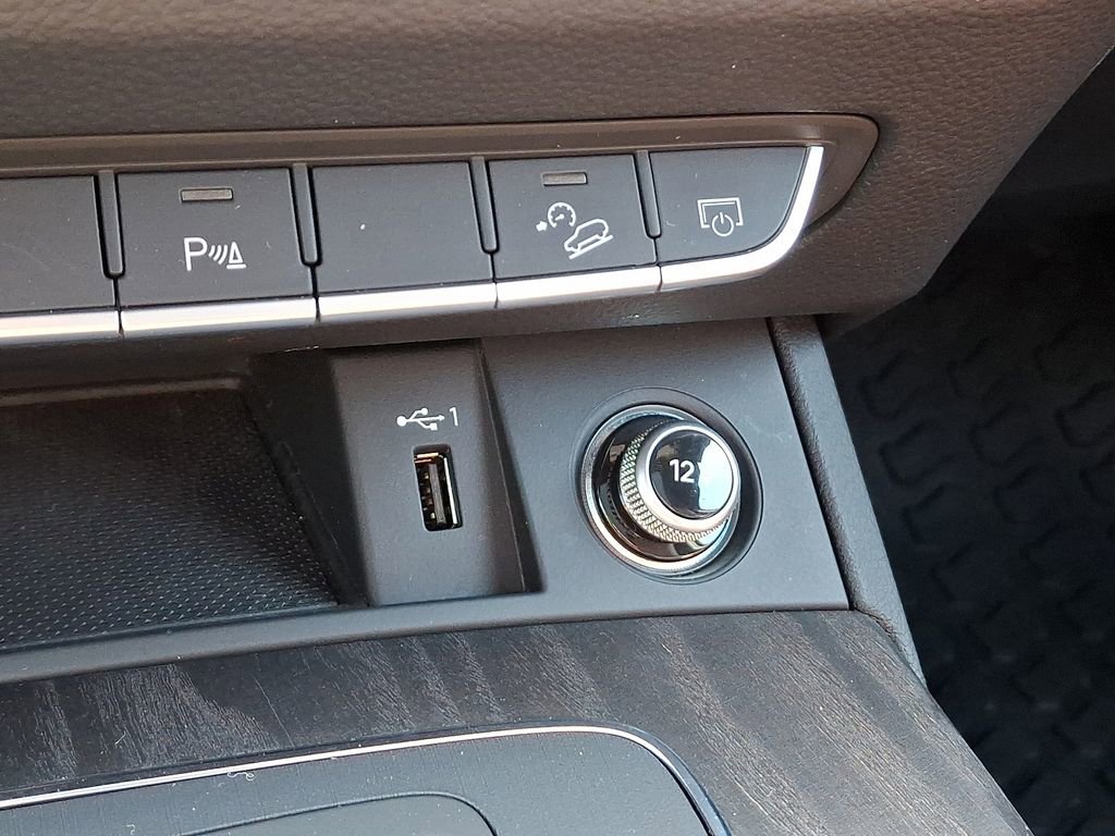 Used 2020 Audi Q5 2.0T Premium AWD/4WD image 27