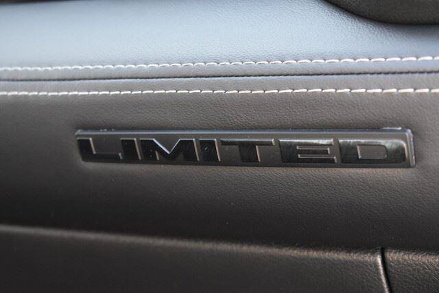 Used 2025 RAM 3500 Limited AWD/4WD image 22