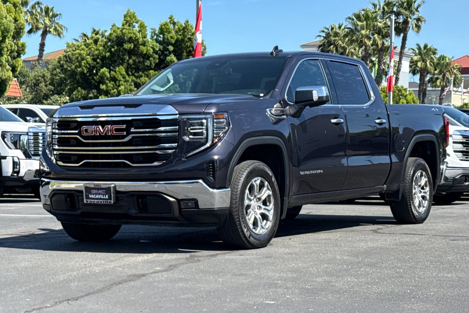 Used 2025 GMC Sierra 1500 SLT image 9