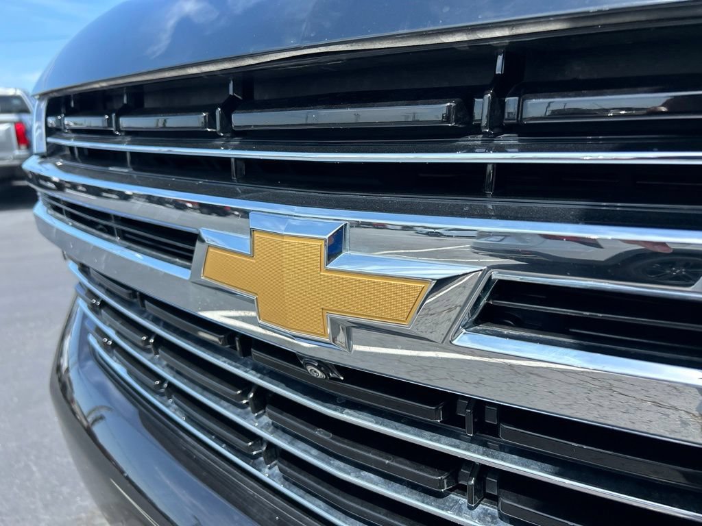 Used 2024 Chevrolet Tahoe LT w/ Luxury Package AWD/4WD image 10