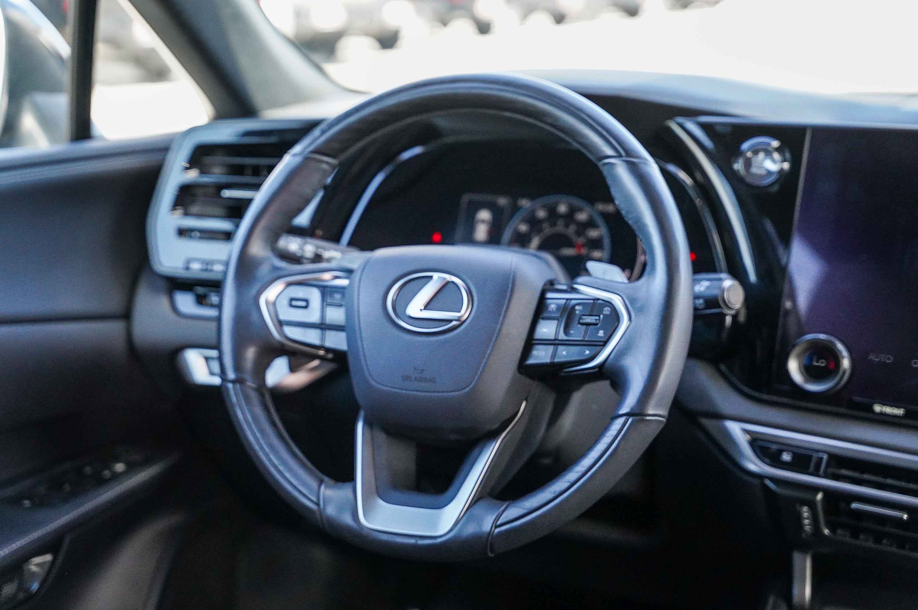 Used 2024 Lexus RX 350 Premium w/ Convenience Package image 17