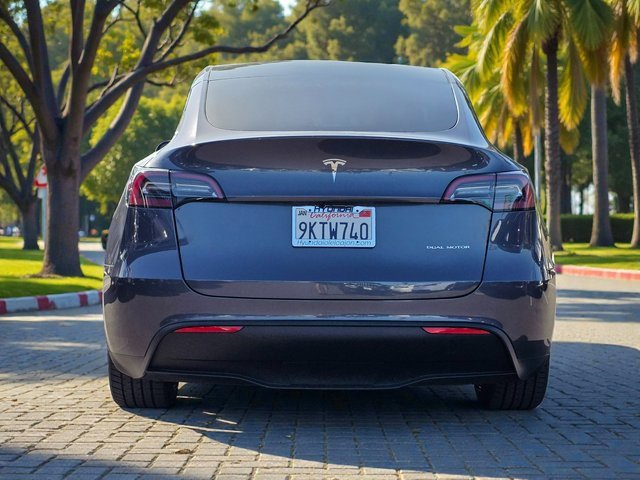 Used 2023 Tesla Model Y 2WD image 6
