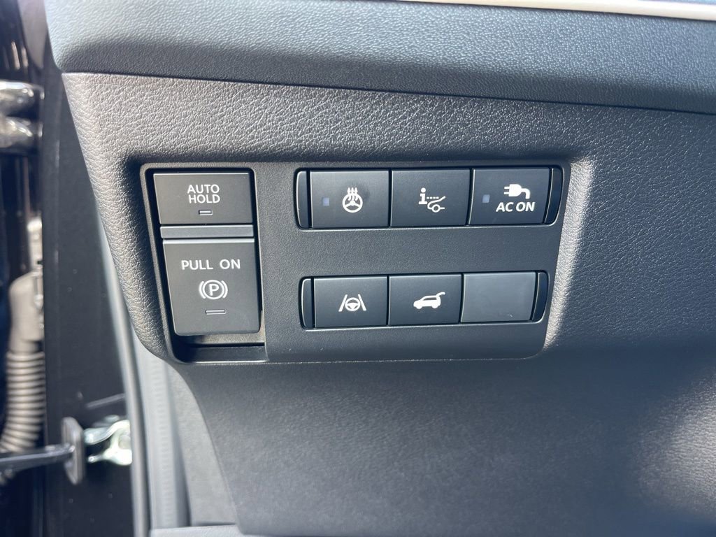 New 2026 Nissan Leaf Platinum+ w/ Cargo Package (Platinum+) image 17