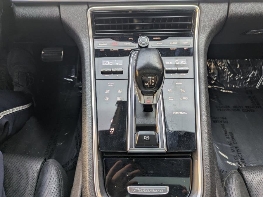 Used 2019 Porsche Panamera 4 image 16