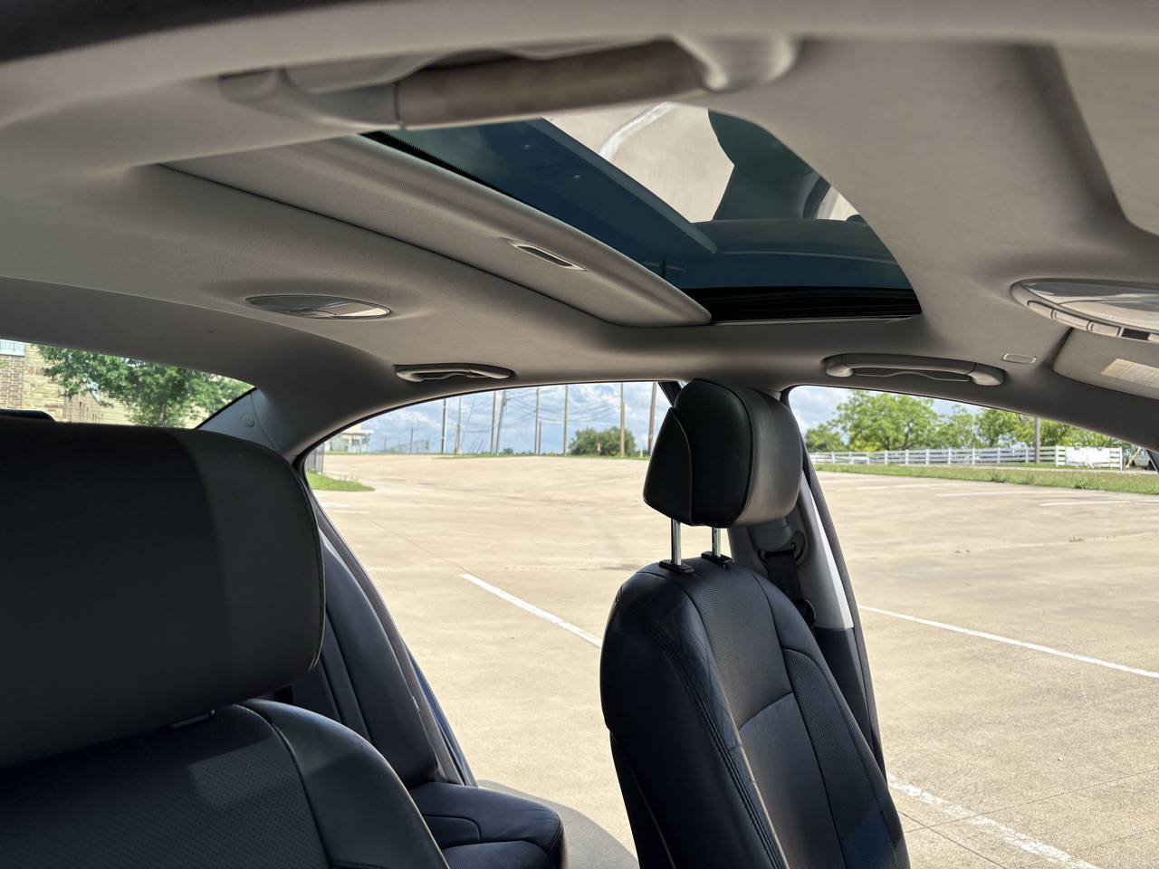 Used 2012 Hyundai Genesis 3.8 w/ Premium Pkg RWD image 14