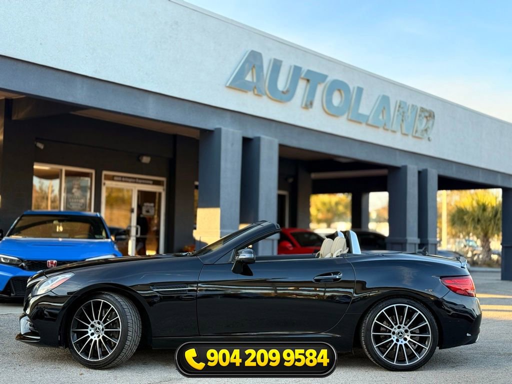 Used 2018 Mercedes-Benz SLC 300 image 4