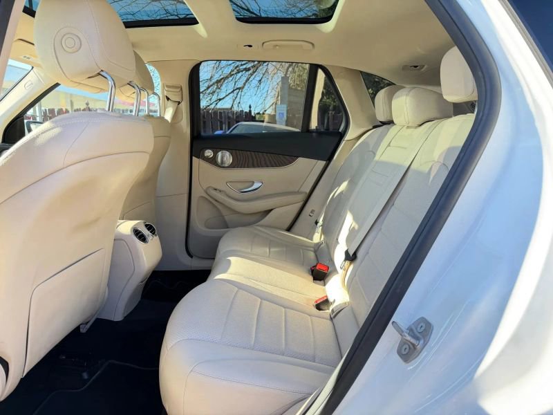 Used 2018 Mercedes-Benz GLC 300 4MATIC image 15