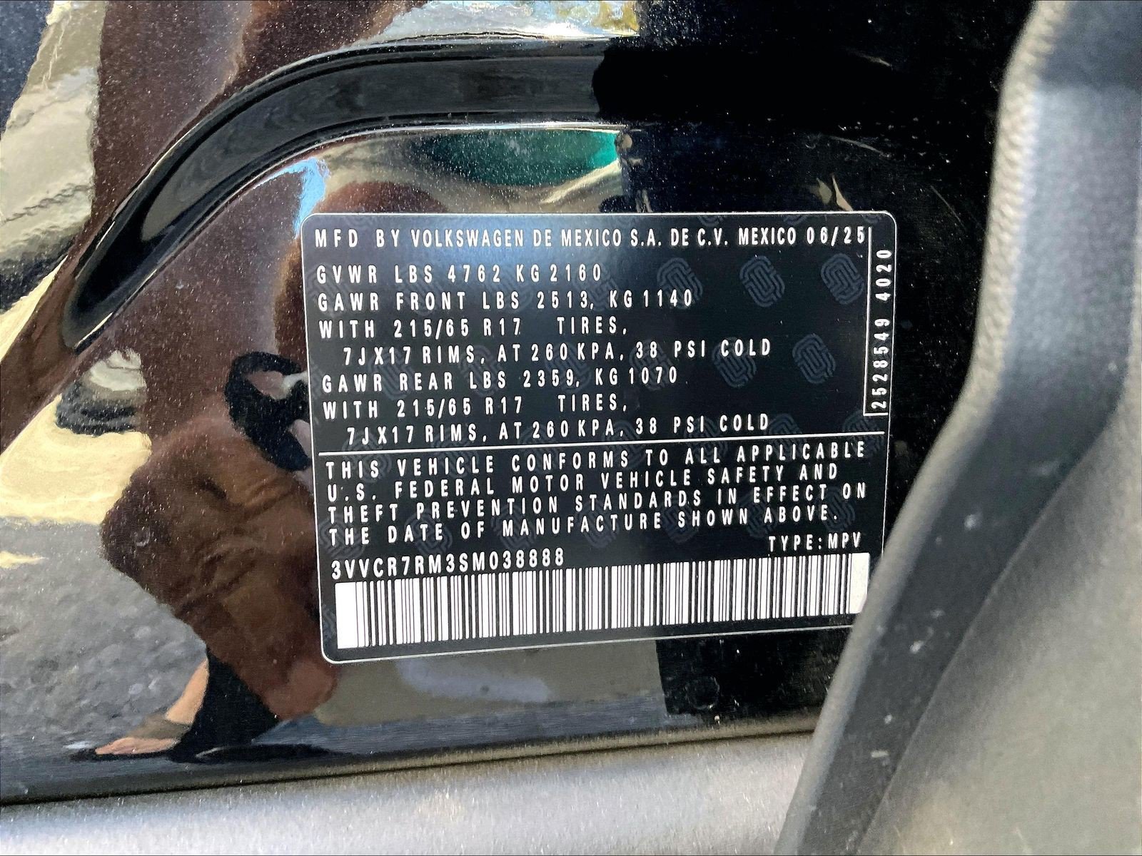 Certified 2025 Volkswagen Tiguan S FWD image 31
