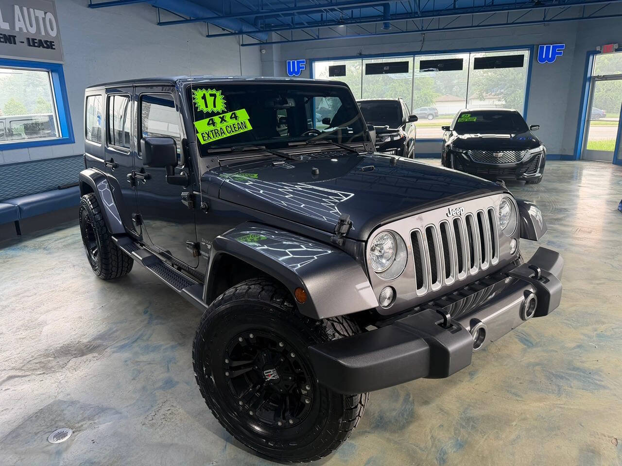 Used 2016 Jeep Wrangler Unlimited Sahara w/ Dual Top Group AWD/4WD image 4