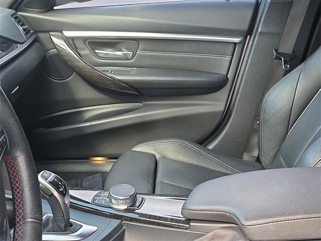 Used 2017 BMW 330i Sedan image 21