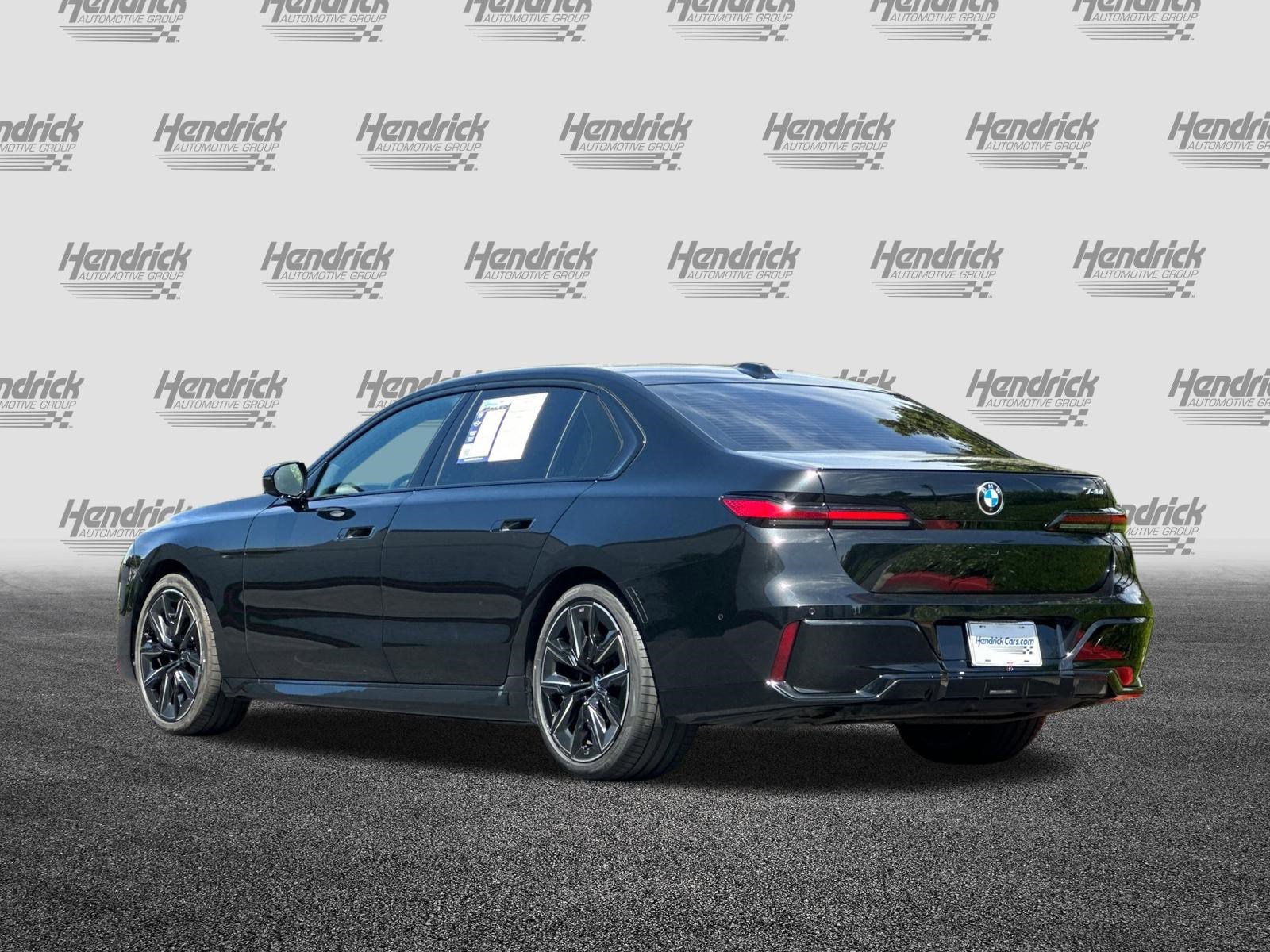 Used 2025 BMW 740i w/ Premium Package RWD image 7