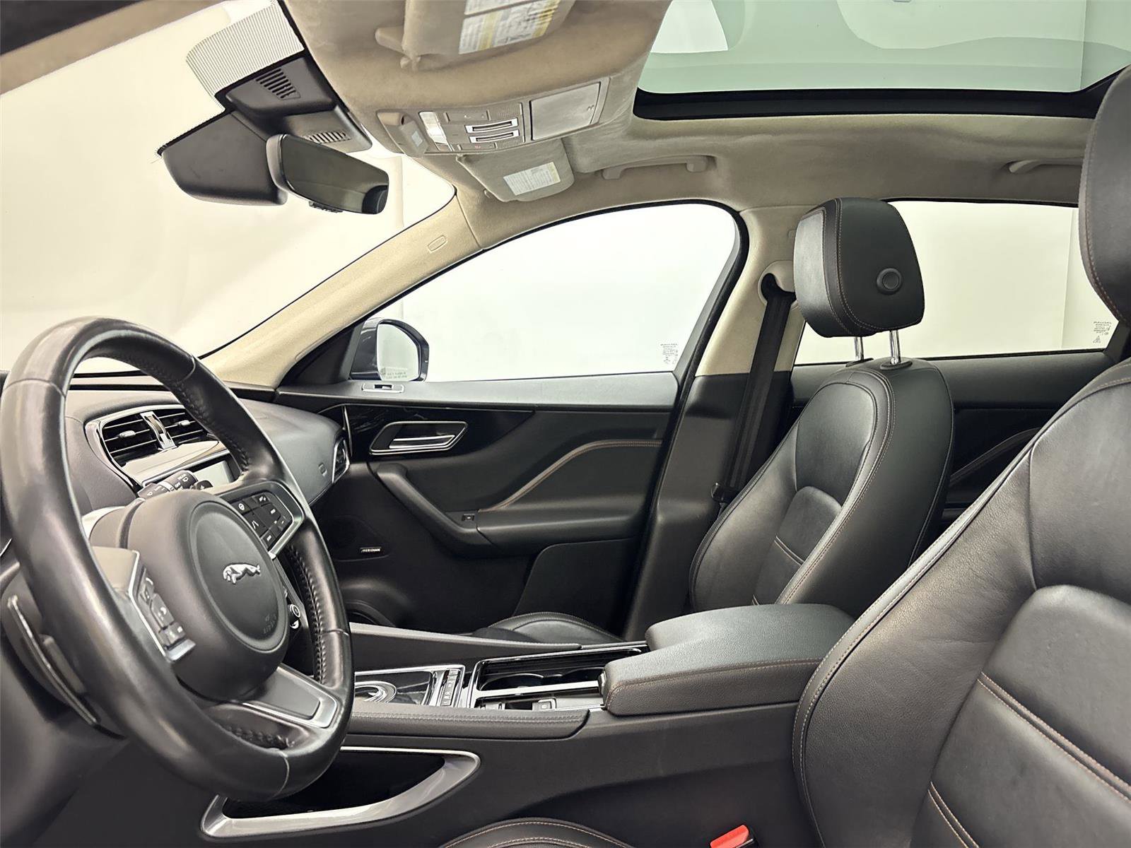 Used 2020 Jaguar F-PACE Prestige image 24