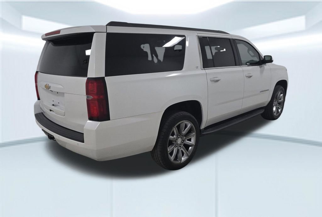 Used 2019 Chevrolet Suburban LT image 2