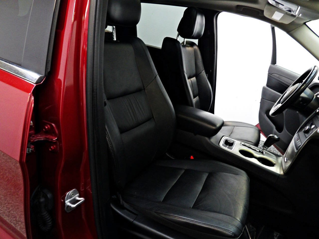 Used 2012 Jeep Grand Cherokee Laredo AWD/4WD image 16