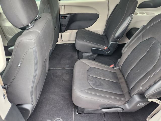 Used 2023 Chrysler Voyager LX FWD image 25