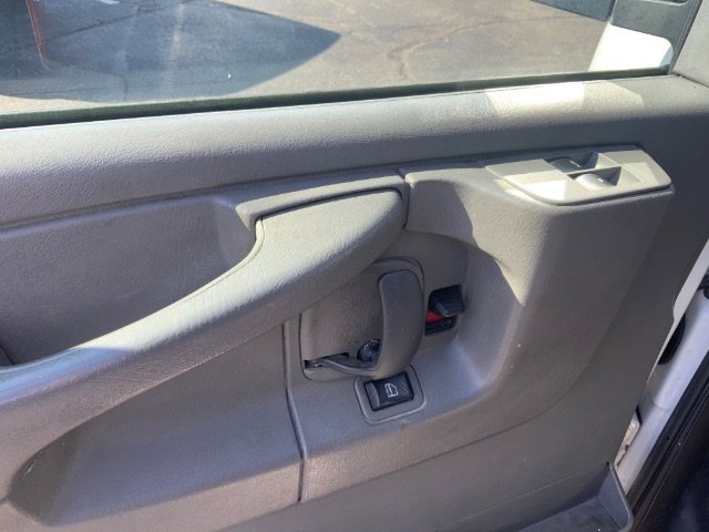 Used 2014 Chevrolet Express 2500 image 19