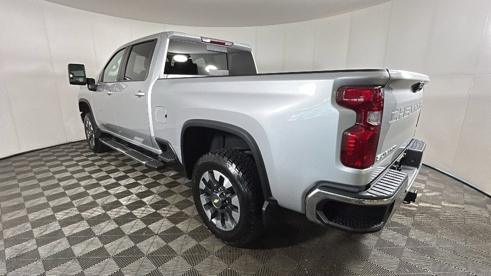 Used 2021 Chevrolet Silverado 2500 LT w/ Convenience Package AWD/4WD image 5