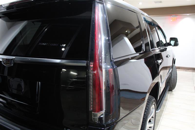 Used 2017 Cadillac Escalade Luxury AWD/4WD image 11