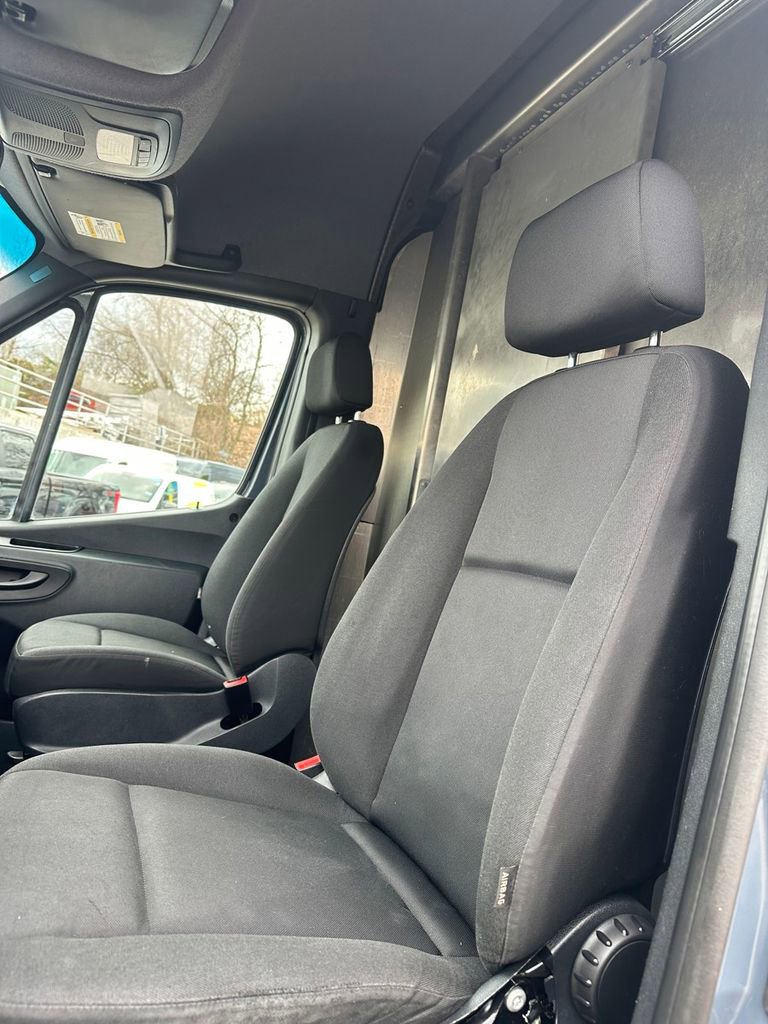 Used 2019 Mercedes-Benz Sprinter 170 image 11